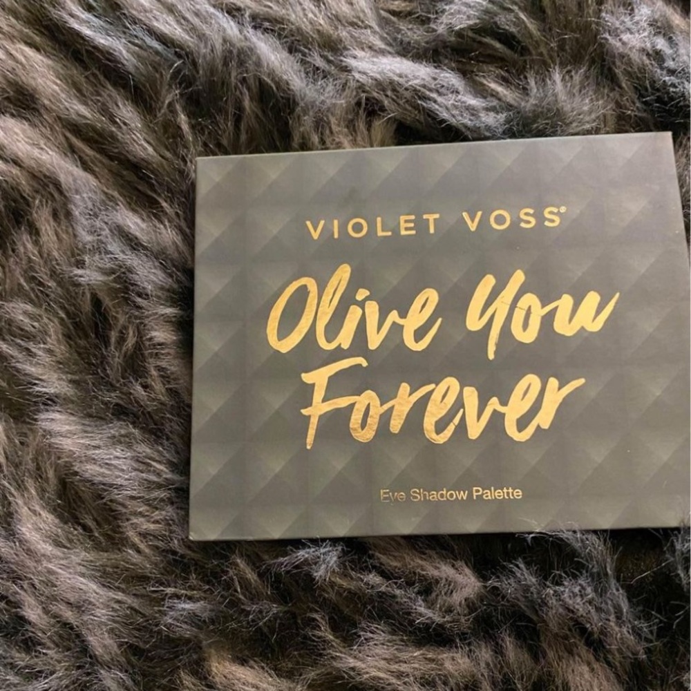 Eyeshadow palette green tones and neutrals never used